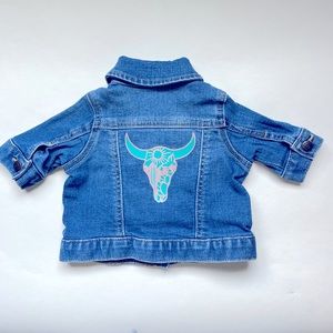 Newborn (0-3mo) Old Navy Jean Jacket w/custom southwestern vinyl skull.